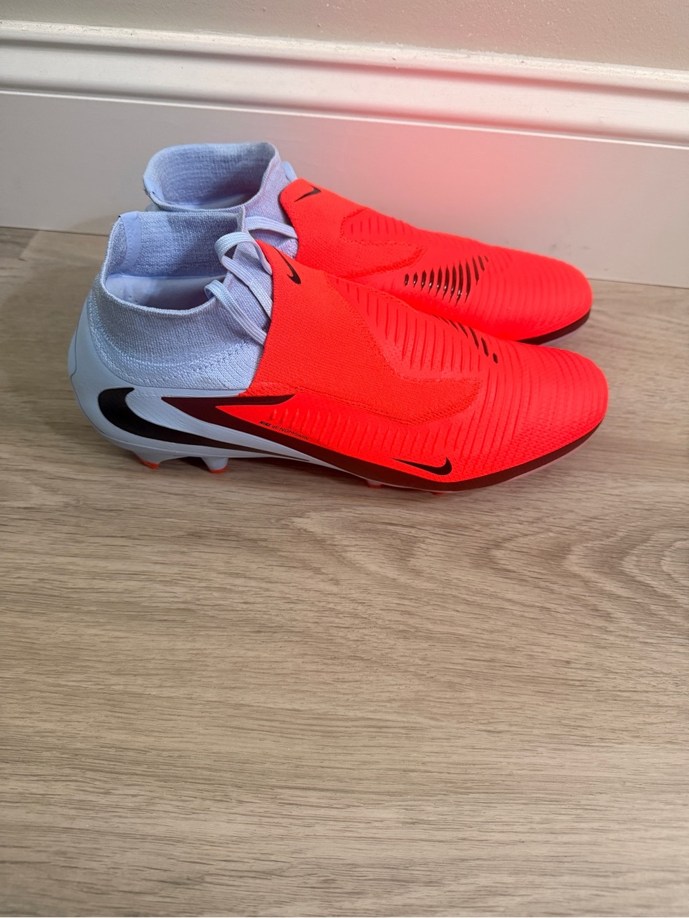 Nike Phantom 6 Pro High FG Soccer Cleats